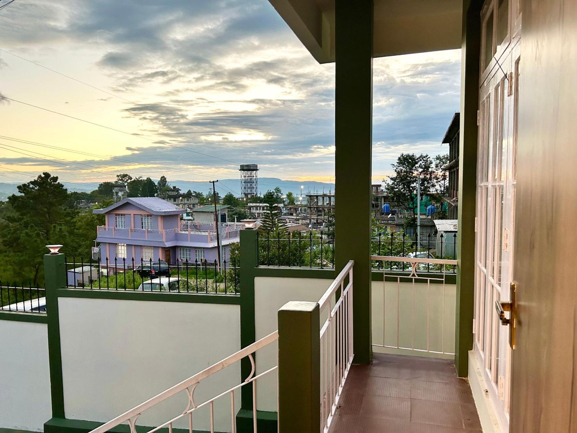 Yepplo Holiday Home - Complimentary Breakfast - 24 Hrs Caretaker & Power Backup Shillong Bagian luar foto
