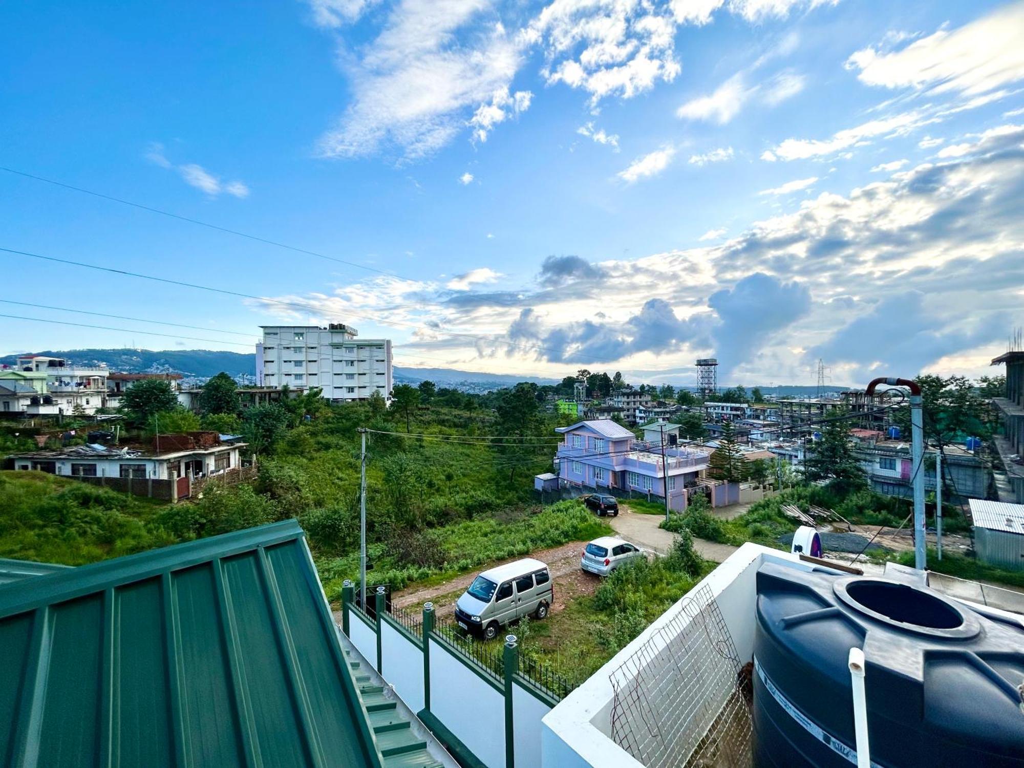 Yepplo Holiday Home - Complimentary Breakfast - 24 Hrs Caretaker & Power Backup Shillong Bagian luar foto