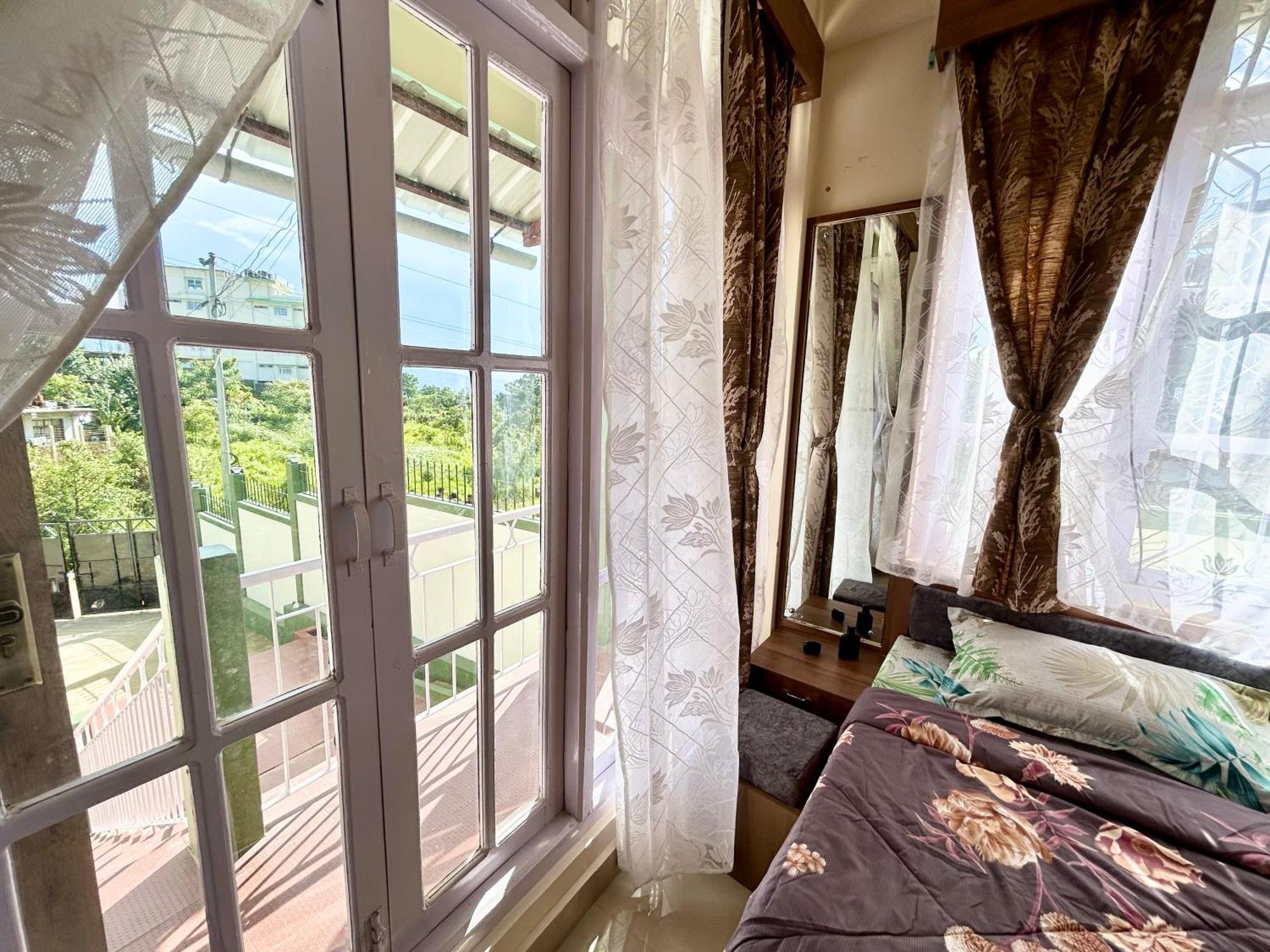 Yepplo Holiday Home - Complimentary Breakfast - 24 Hrs Caretaker & Power Backup Shillong Bagian luar foto