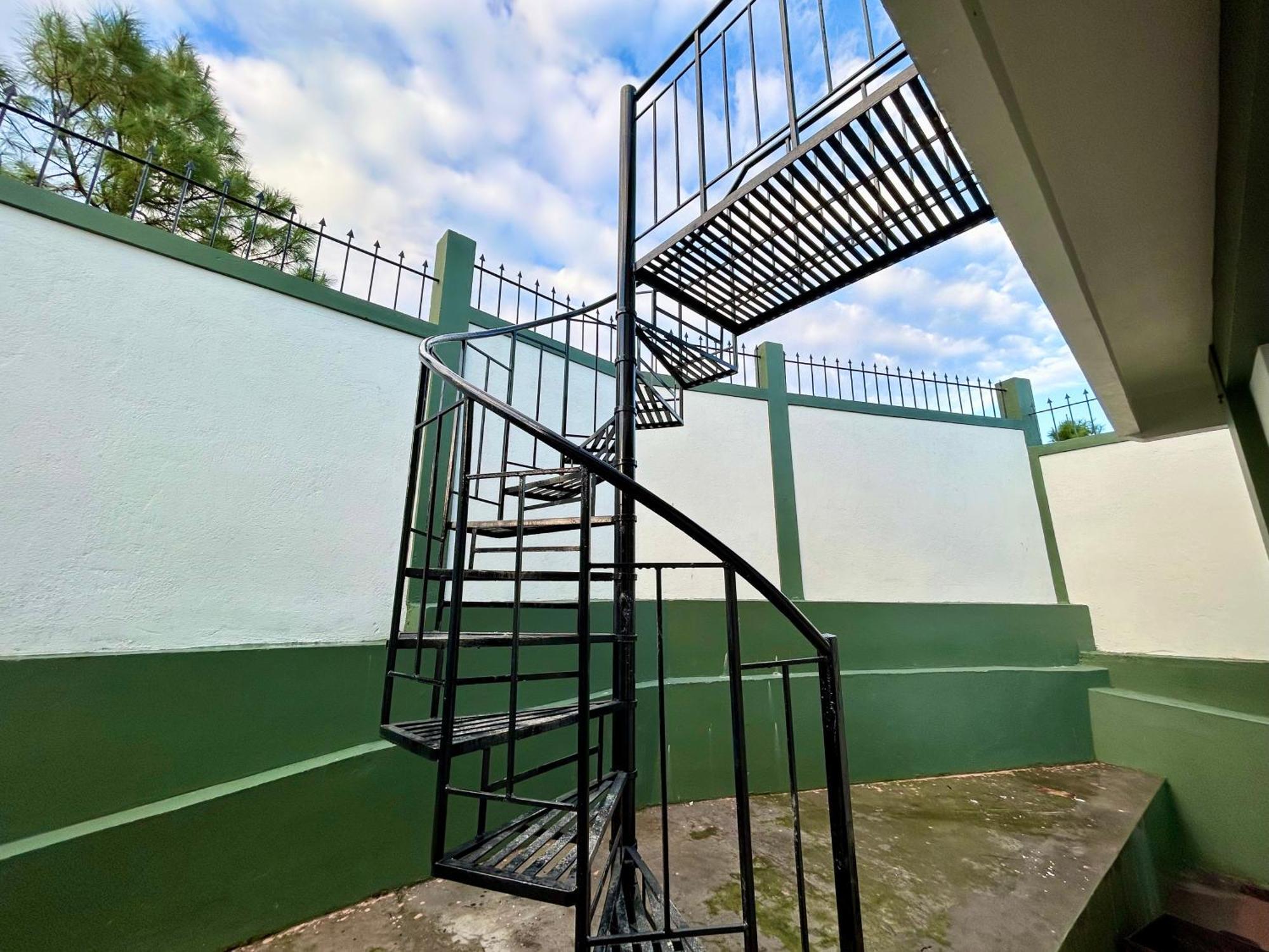 Yepplo Holiday Home - Complimentary Breakfast - 24 Hrs Caretaker & Power Backup Shillong Bagian luar foto