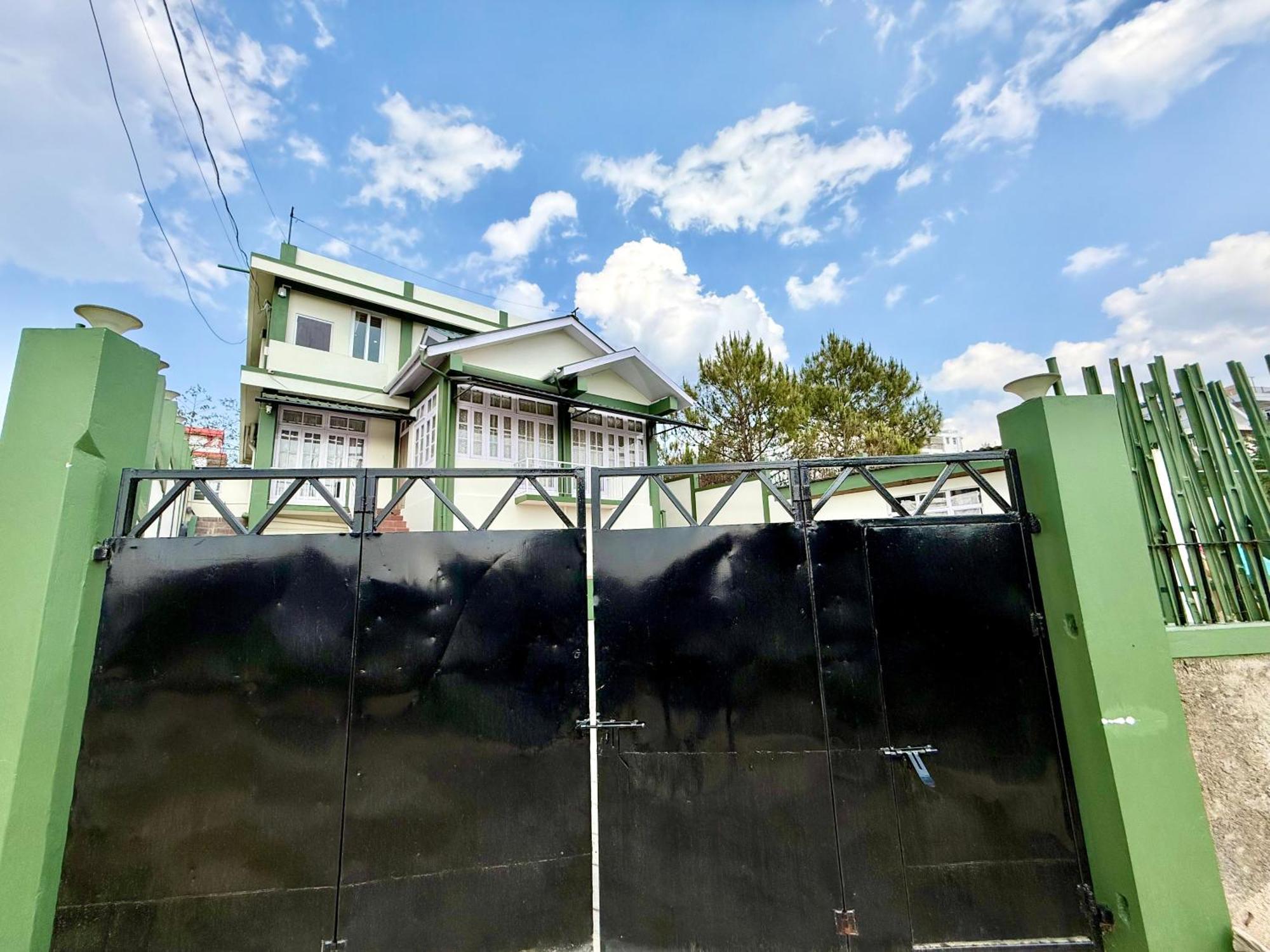 Yepplo Holiday Home - Complimentary Breakfast - 24 Hrs Caretaker & Power Backup Shillong Bagian luar foto