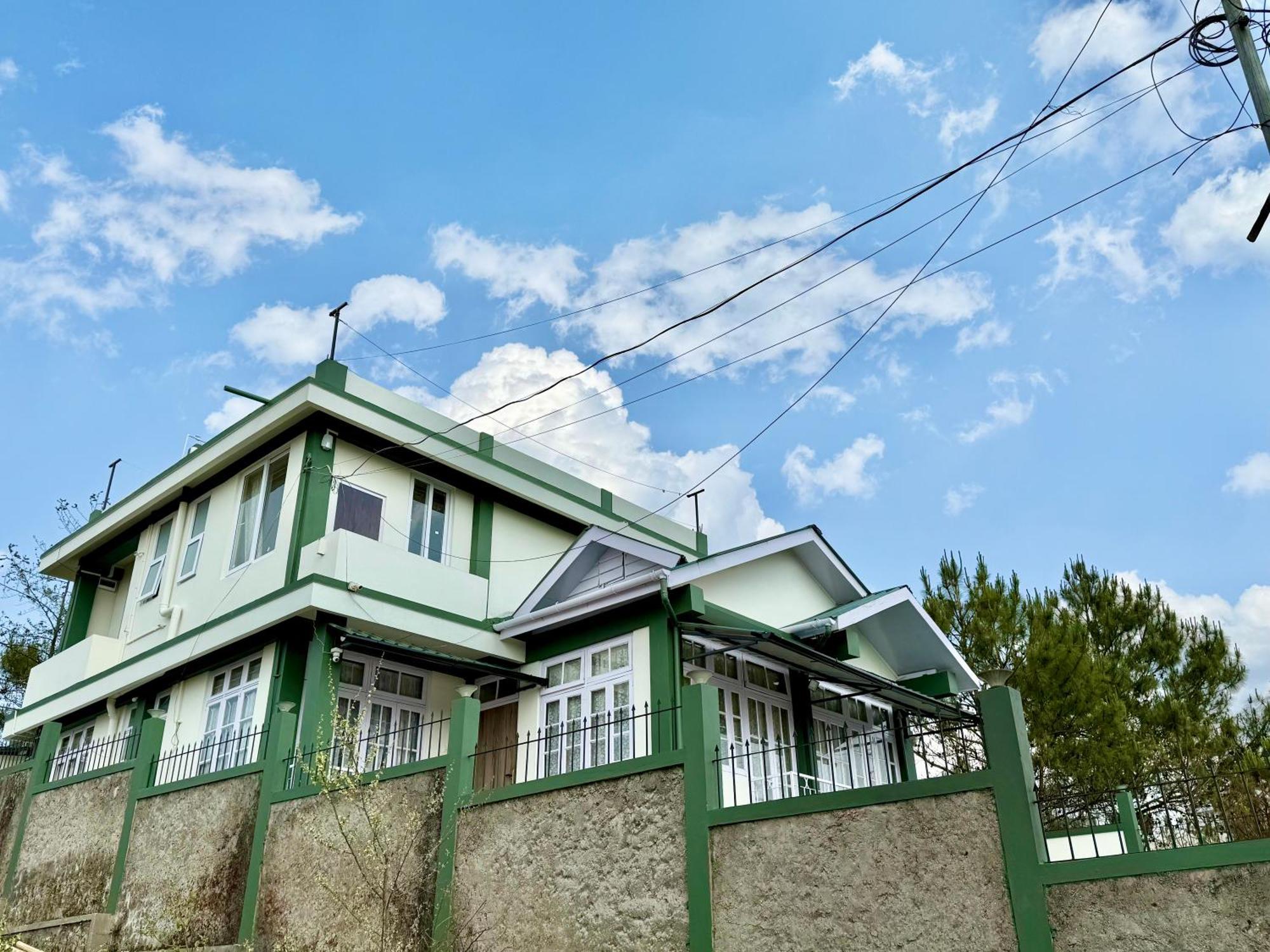 Yepplo Holiday Home - Complimentary Breakfast - 24 Hrs Caretaker & Power Backup Shillong Bagian luar foto