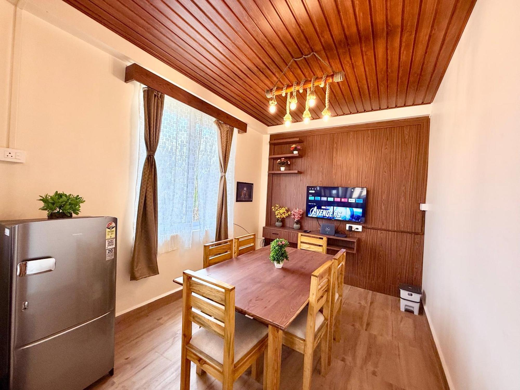 Yepplo Holiday Home - Complimentary Breakfast - 24 Hrs Caretaker & Power Backup Shillong Bagian luar foto