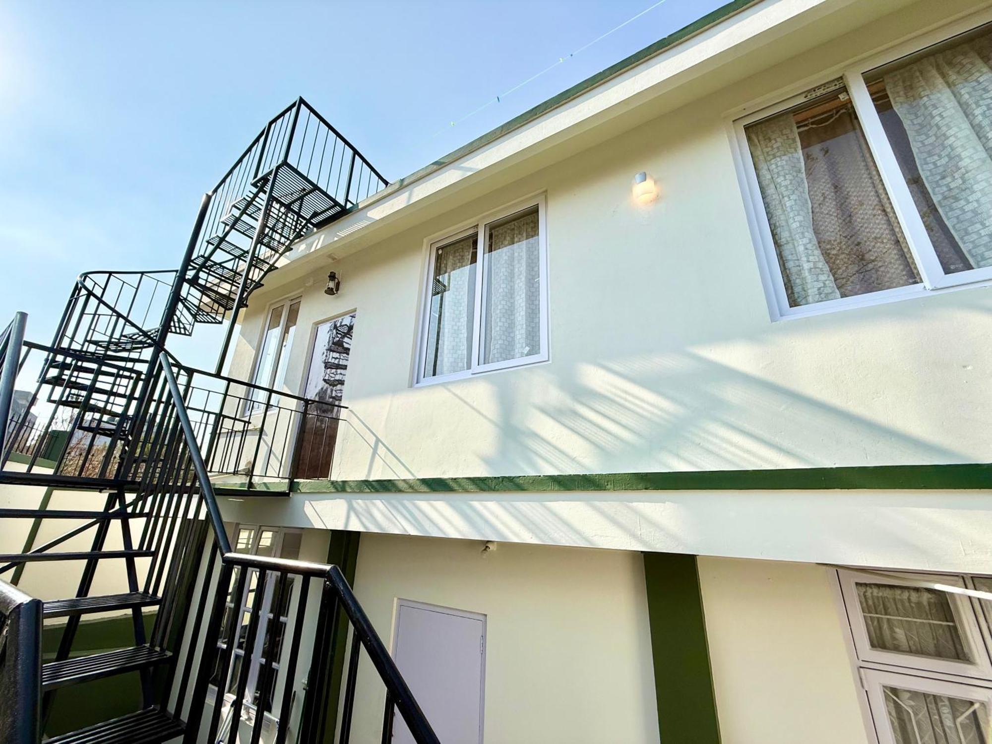 Yepplo Holiday Home - Complimentary Breakfast - 24 Hrs Caretaker & Power Backup Shillong Bagian luar foto