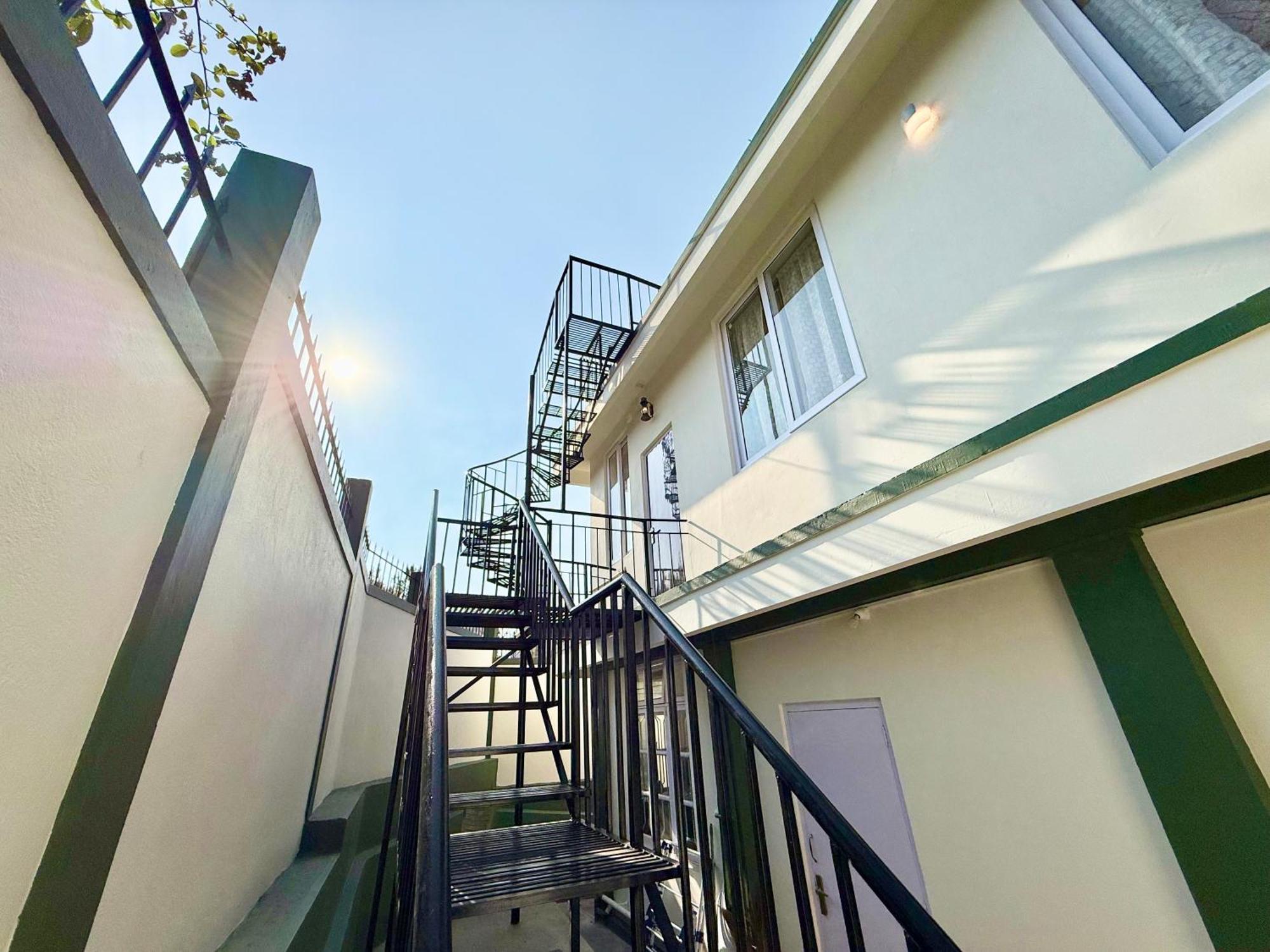 Yepplo Holiday Home - Complimentary Breakfast - 24 Hrs Caretaker & Power Backup Shillong Bagian luar foto